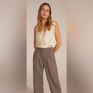 Favorite Daughter Champagne Sleeveless Date Blouse - Bodysuit size M never worn